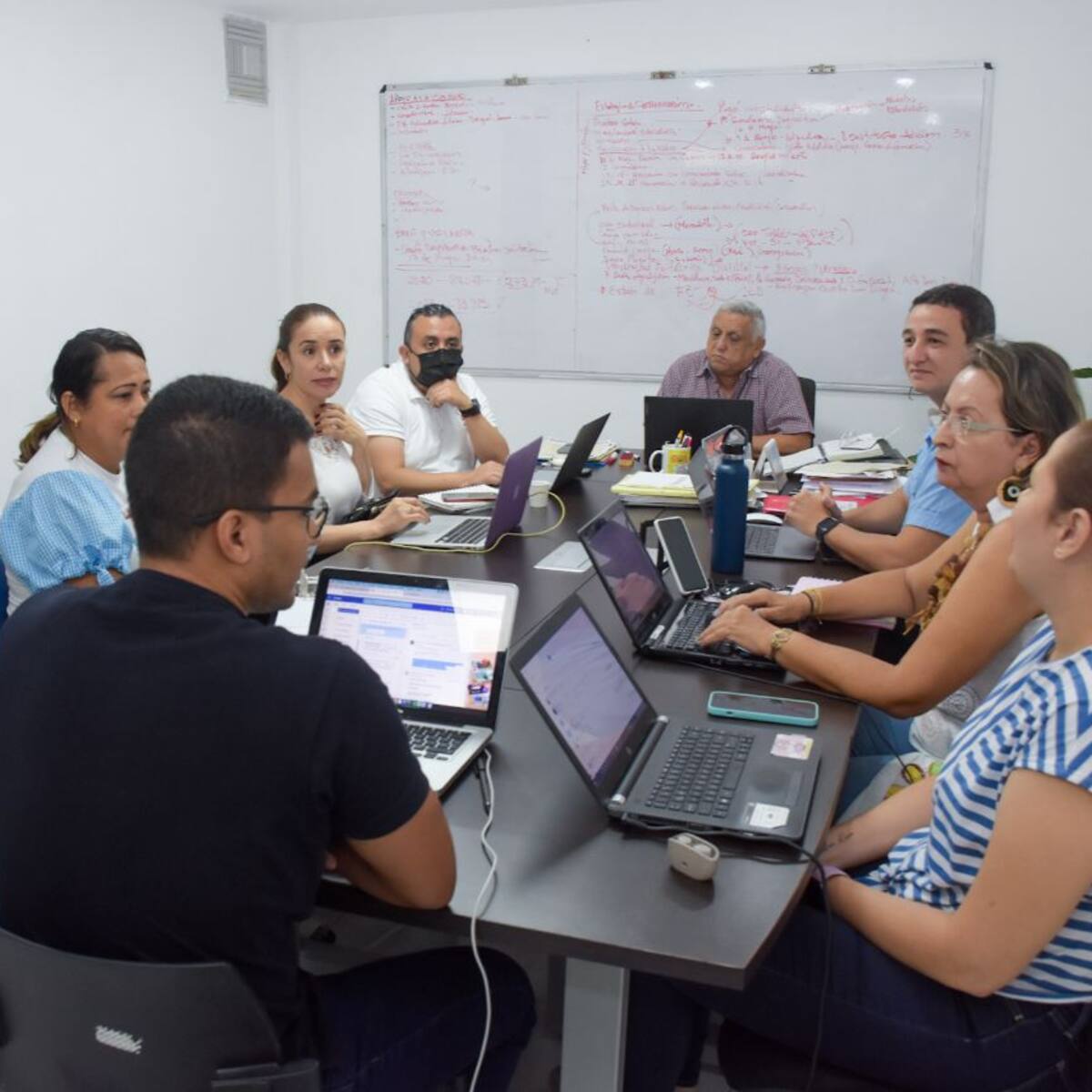 MinEducación y Distrito avanzan en compromisos para ampliar la planta docente