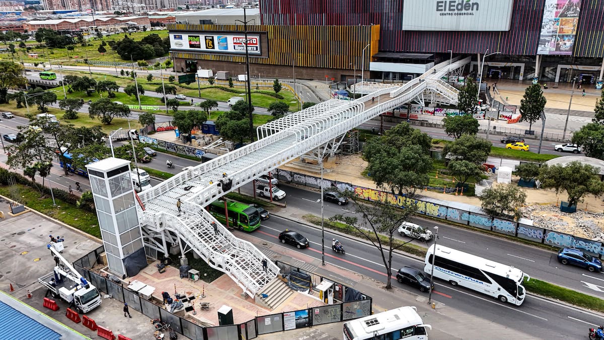 Puente peatonal del centro comercial El Edén entraría en operación en el tercer trimestre de 2026