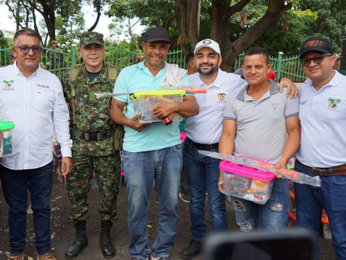 Gobernación lideró entrega de alimentos y medicamentos en Morales, Bolívar