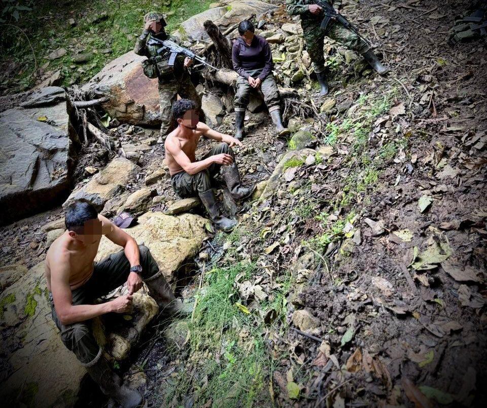 Integrantes de disidencias de ‘Calarcá’ en Tolima. Foto: Caracol Radio