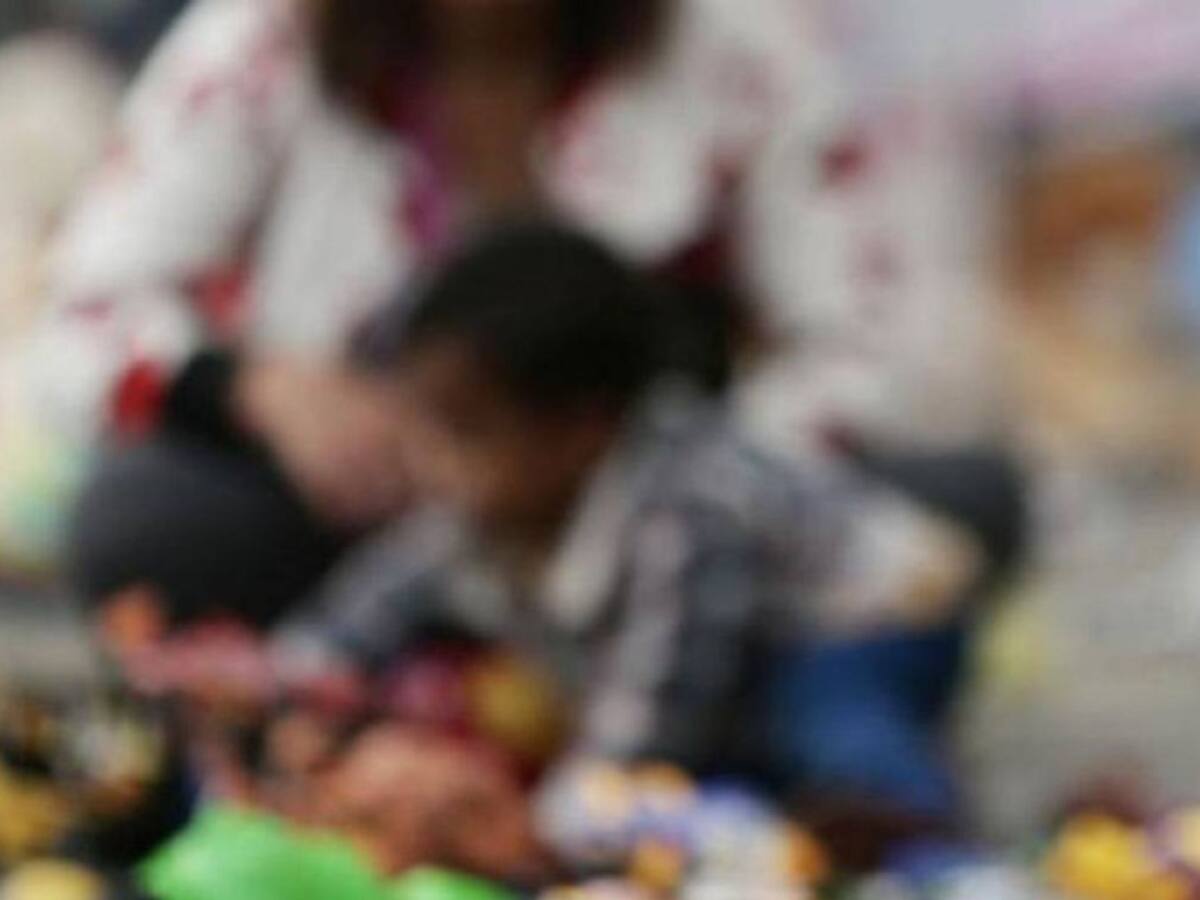 "Madres lactantes exponen a niños a la mendicidad": Pedriatras