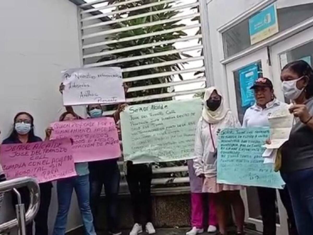 Trabajadores de la salud suspenden labores por falta de pago de salarios