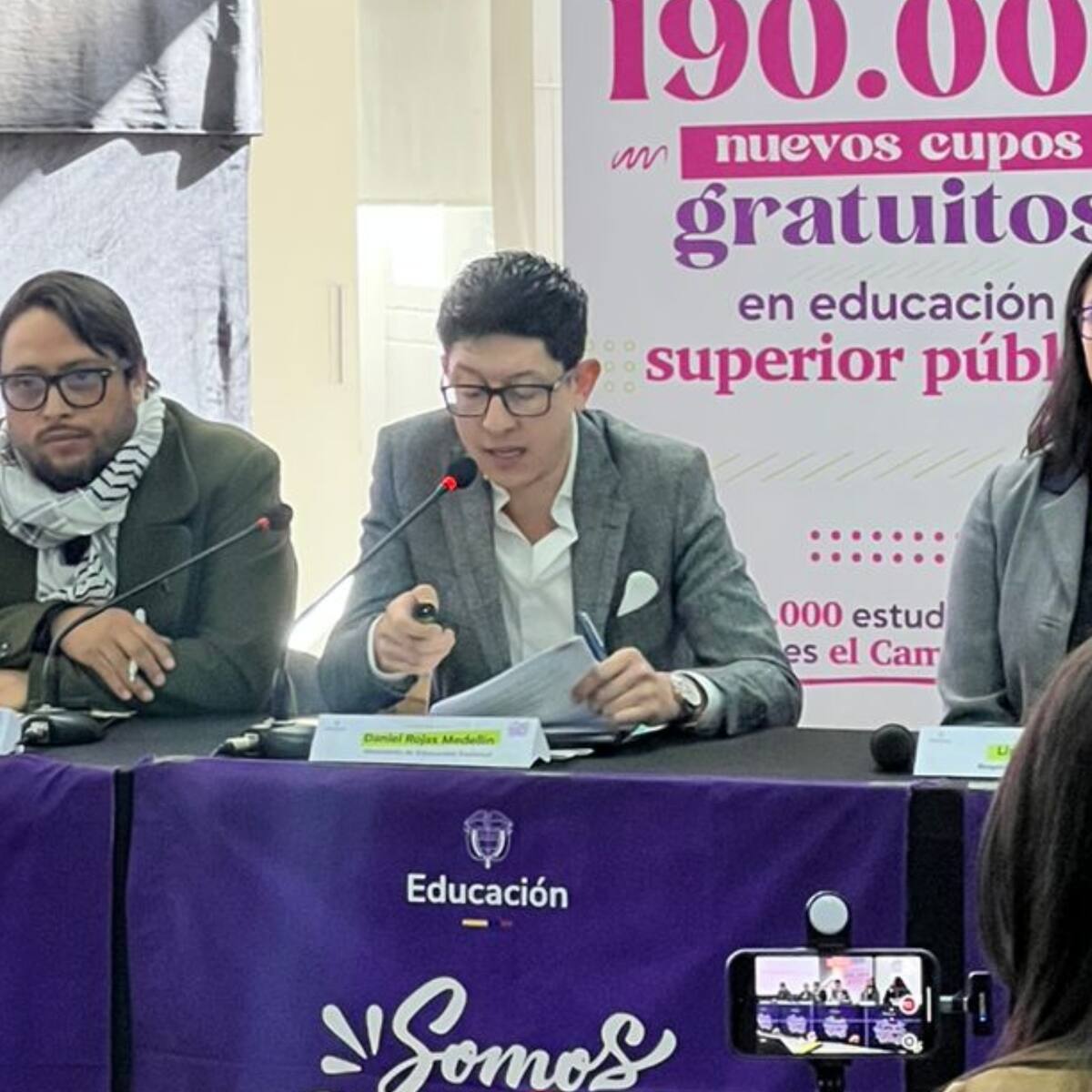 Cruce de mensajes entre funcionarios de Bogotá y MinEducación por tarifa diferencial de TransMilenio