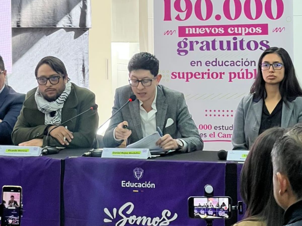 Cruce de mensajes entre funcionarios de Bogotá y MinEducación por tarifa diferencial de TransMilenio