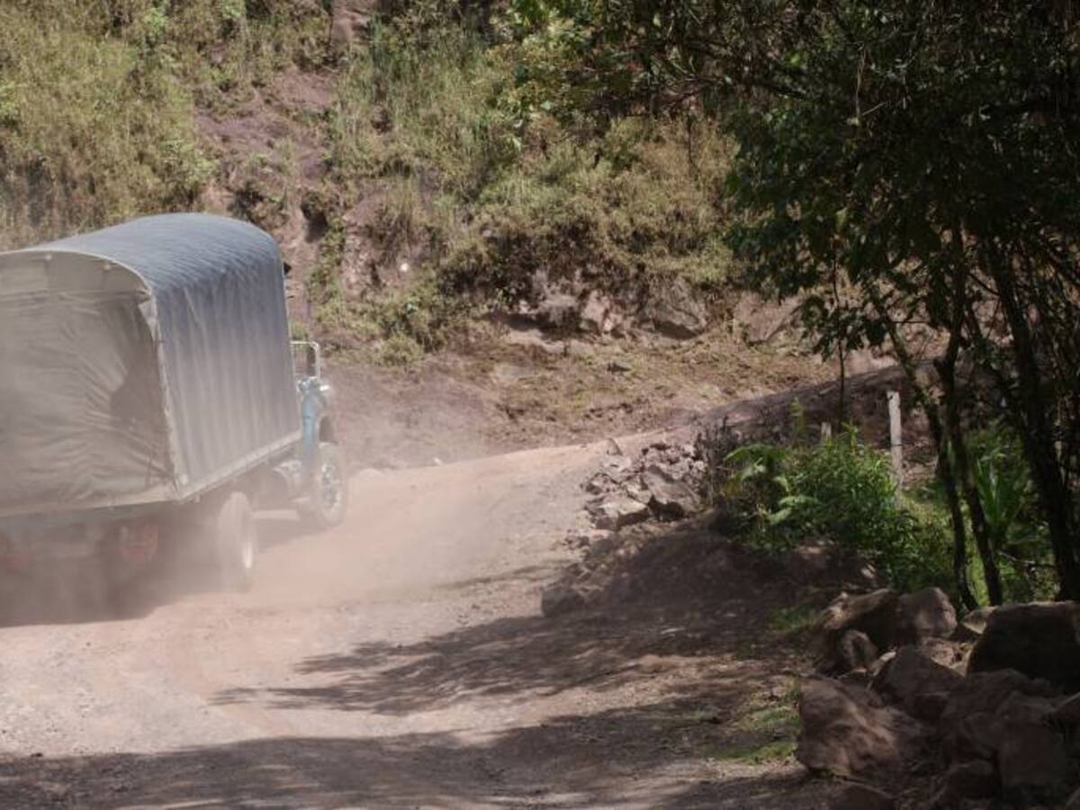 Por problemas en la vía Curos-Málaga el Invías destina recursos para mitigar puntos críticos