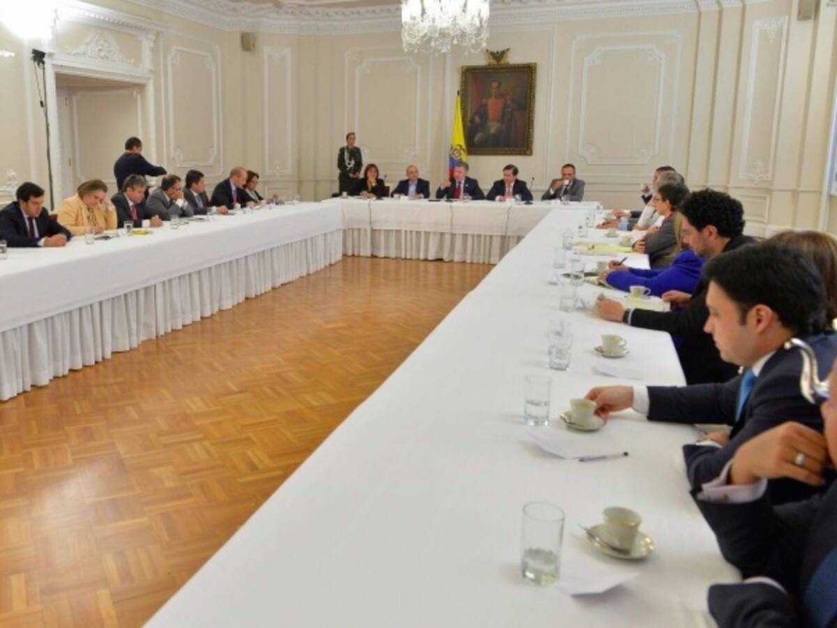 Todos los partidos menos el Centro Democrático firmaron pacto por la paz: Santos