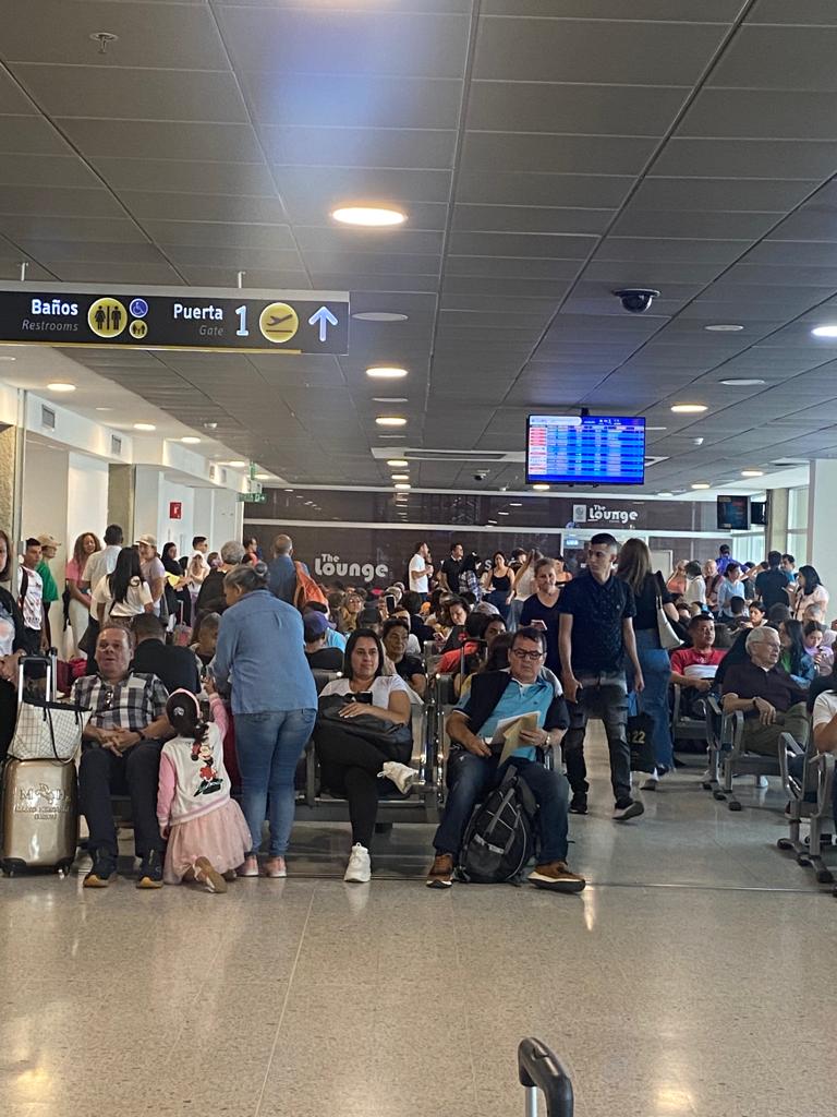 Demoras en el aeropuerto Camilo Daza