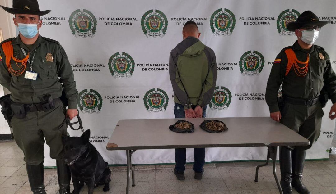 Estupefacientes incautados con la ayuda de un perro de la Policía