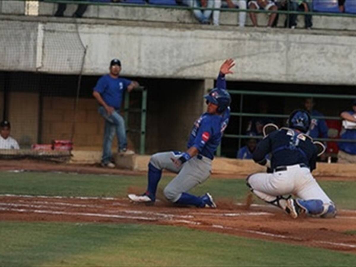 Toros y Caimanes alcanzan su octavo triunfo en el béisbol colombiano