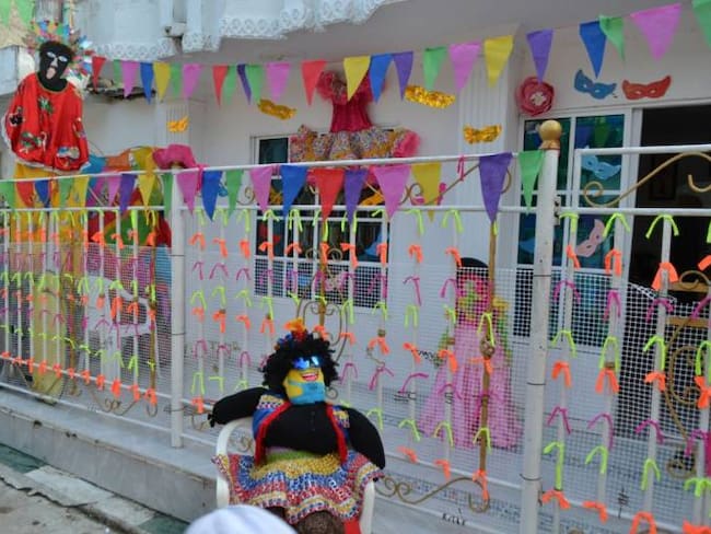 Premian a la calle ganadora del concurso “Mi calle festiva” en Cartagena