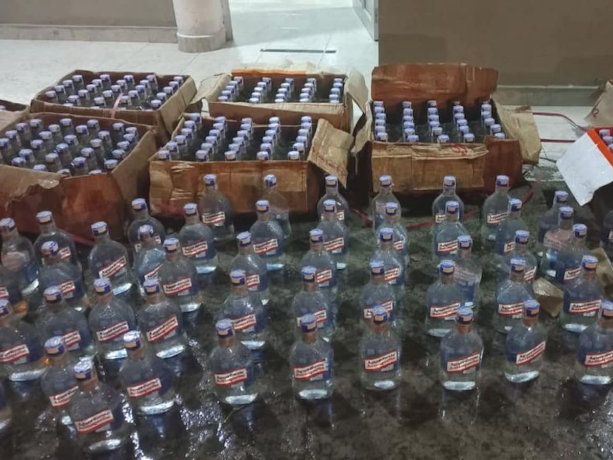 Incautan 400 litros de licor adulterado en Pasto.