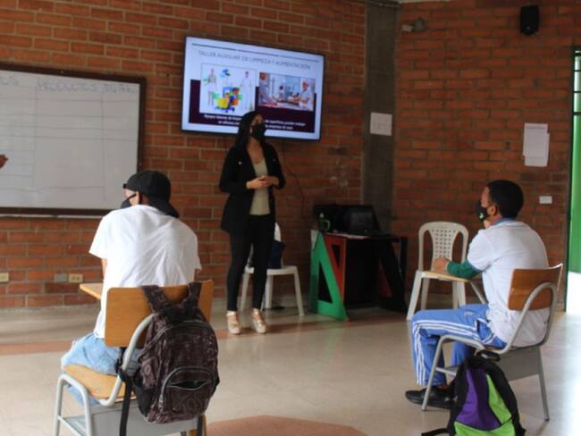 El programa de formación también se amplía a adultos hasta los 35 años