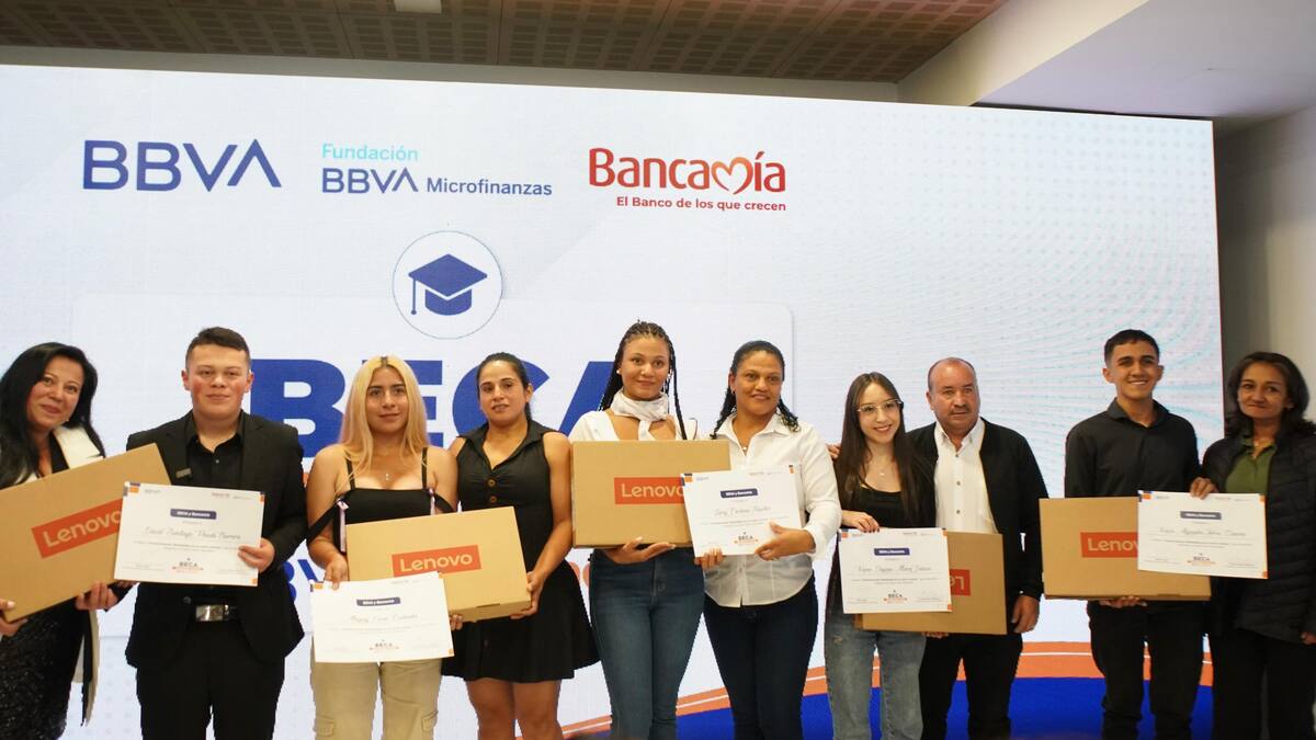 Cinco jóvenes hijos de microempresarios vulnerables irán a la universidad gracias a BBVA y Bancamía