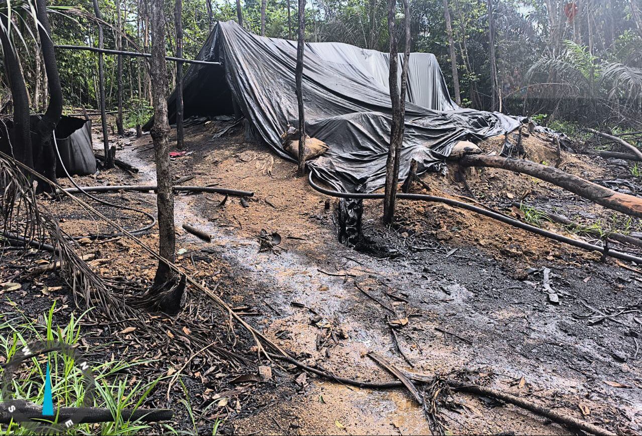 Ejército en Norte de Santander hallan refinerías de crudo de Tibú. Foto: Cortesía Ejército Nacional.