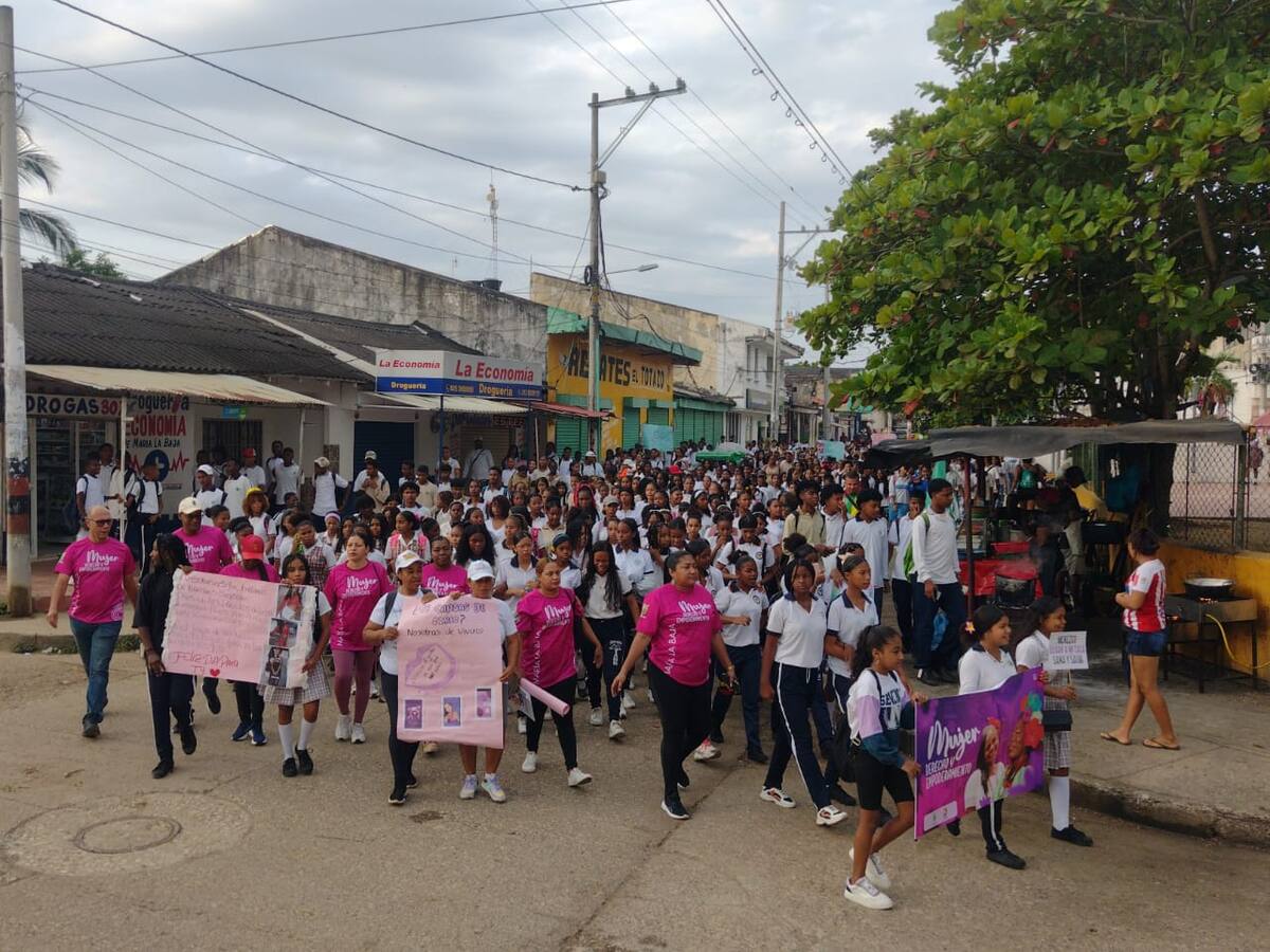 Con jornada de salud y caminata, María La Baja conmemoró el Día Internacional de la Mujer