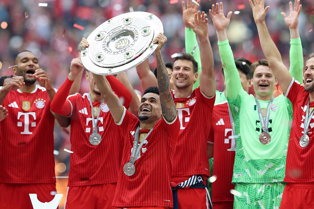 Luis Díaz levanta el título de la Bundesliga / Getty Images