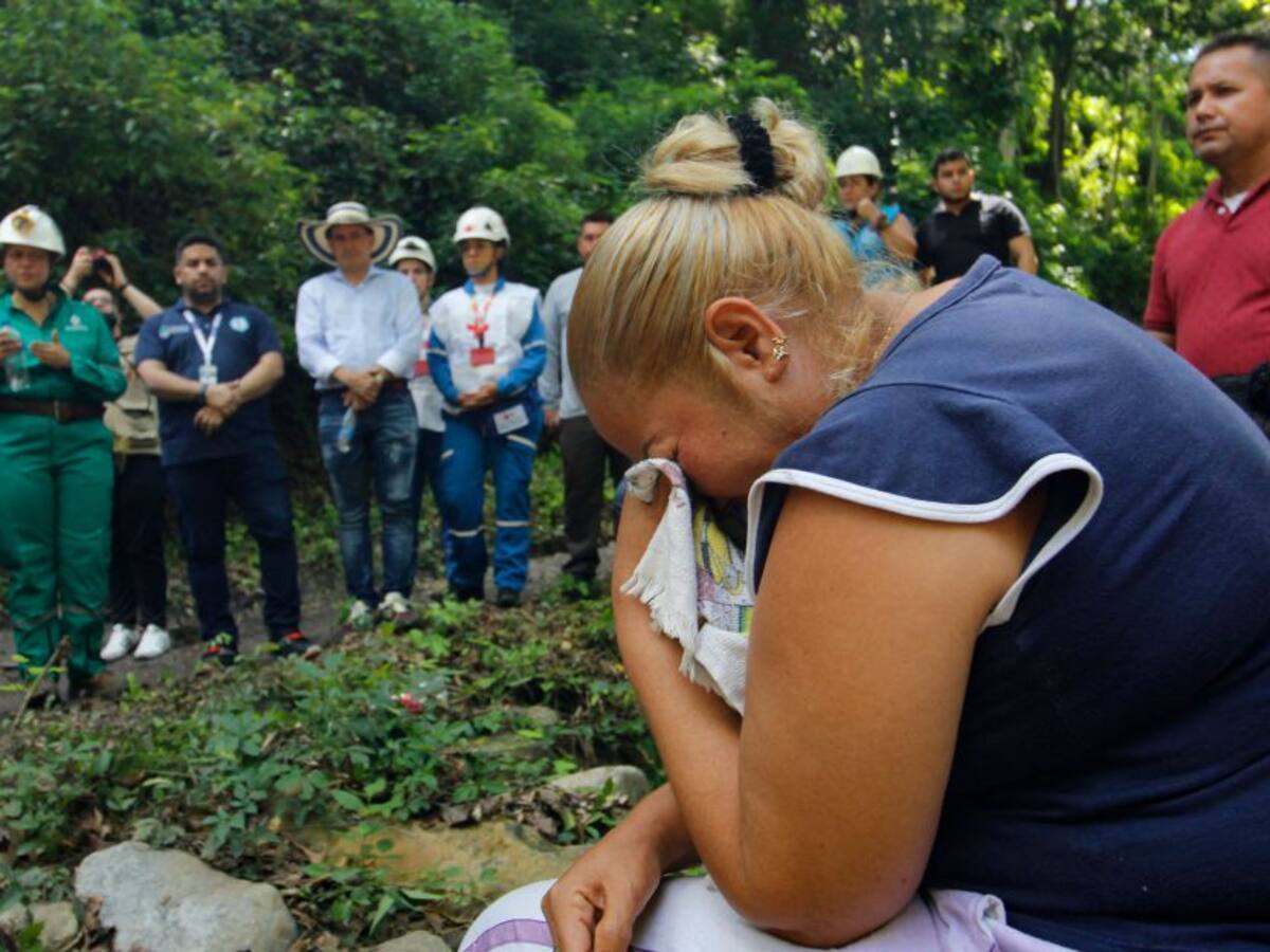 Mineros atrapados: Los equipos de rescate no han podido ingresar al socavón
