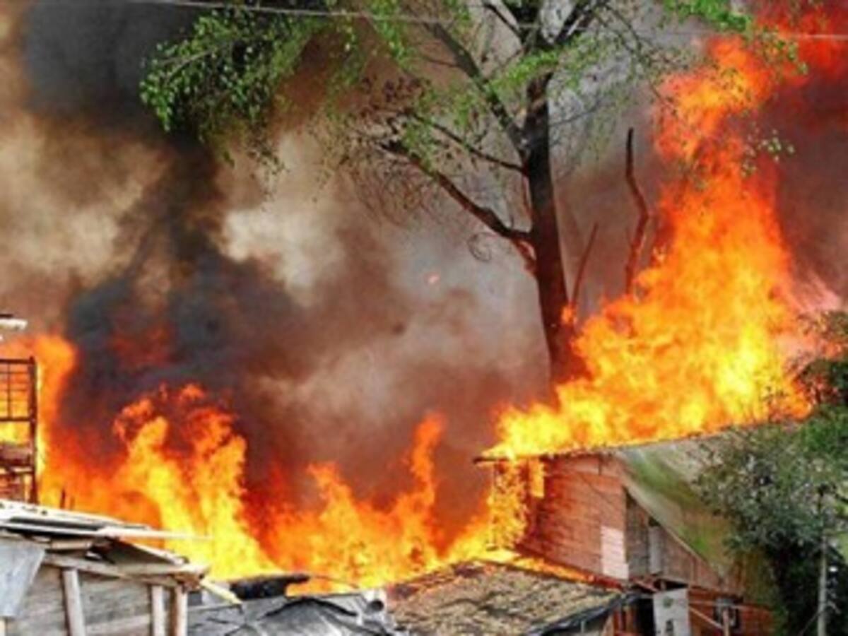 Un incendio provoca la muerte de tres personas en Ibagué