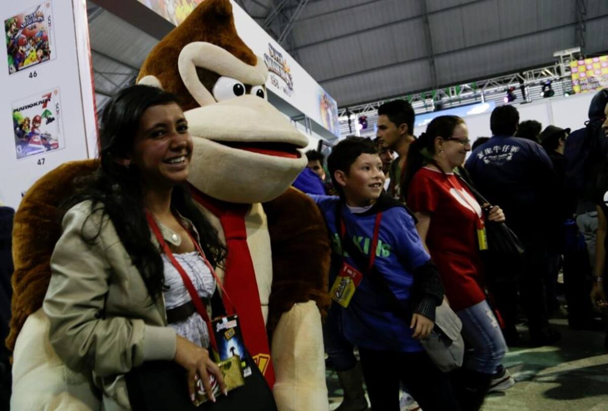 Durante tres días, gamers de todas las edades se reúnen en el Palacio de los Deportes en un escenario lleno de consolas.
