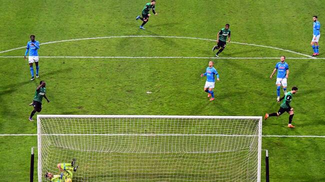 Napoli dejó escapar los tres puntos en la última jugada del partido