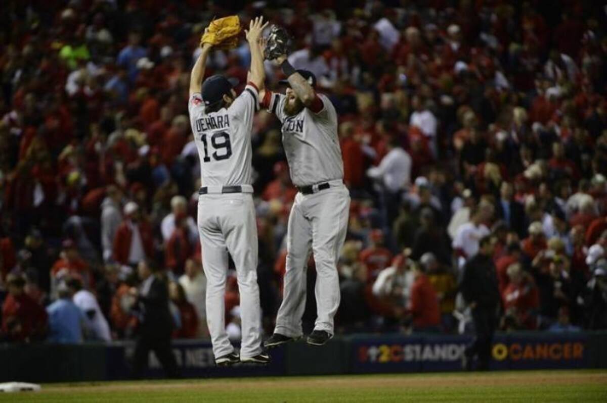 En el quinto juego derrotó a San Luis 3-1 en el Bush Stadium de los Cardenales, para poner la serie 3-2 a favor y continuar la serie en su patio, donde espera sellar el título de la Serie Mundial.