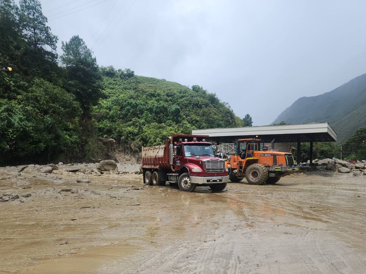 Gobernador: “Ojalá el restablecimiento de la Vía al Llano no tarde más de tres semanas”