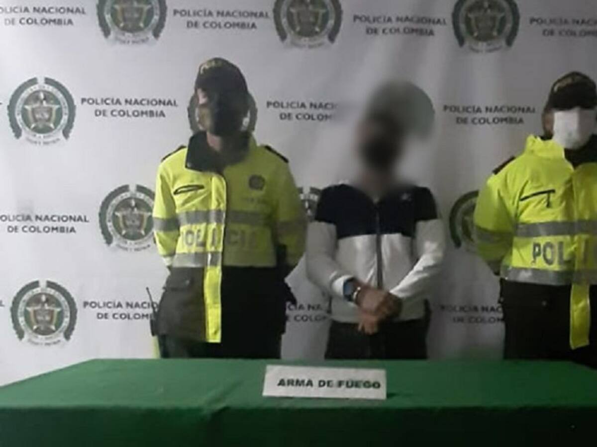 Capturan hombre de 41 años por portar arma de fuego en el baúl de su moto