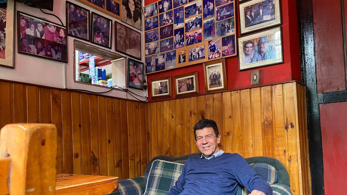 Fernando Calderón España, locutor colombiano, denunció que suplantaron su identidad