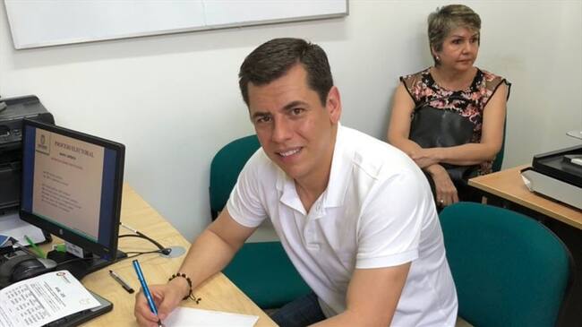 El hermano del ex senador Bernardo "Ñoño" Elías, Julio Elías, se inscribió para aspirar a una curul en la Cámara de Representantes. Foto: Claudia Hernández (W Radio)