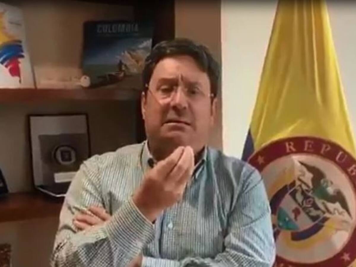 Pacho Santos está de acuerdo con cadena perpetua para asesinos de menores