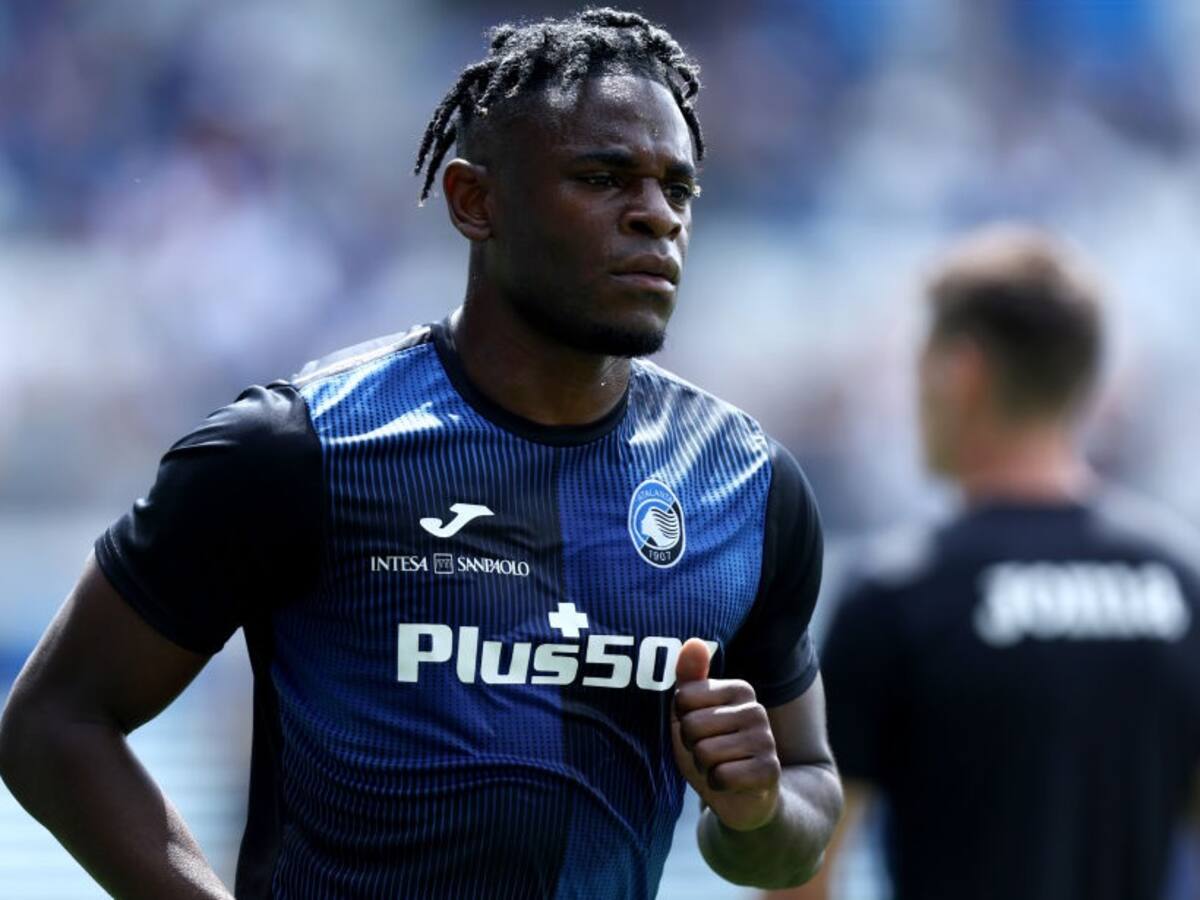 Duván Zapata, “a un paso” de convertirse en el delantero de Mourinho en la Roma