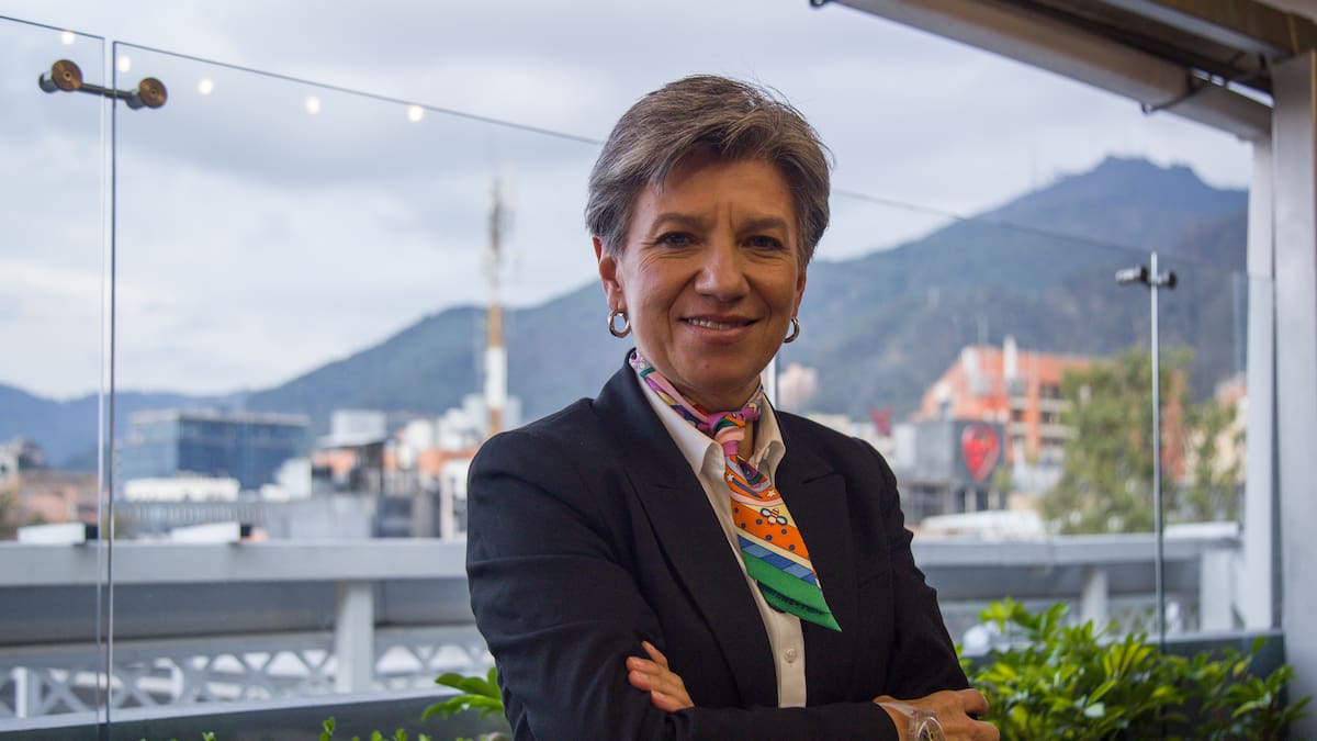 “No me iré a ver ballenas, seguiré trabajando por el país”: Claudia López