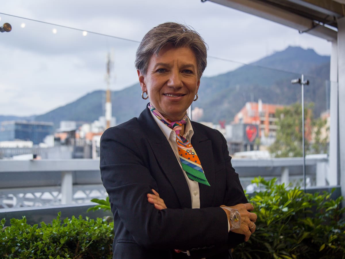 “No me voy a ir a ver ballenas, ni me voy a esconder, seguiré trabajando por el país”: Claudia López