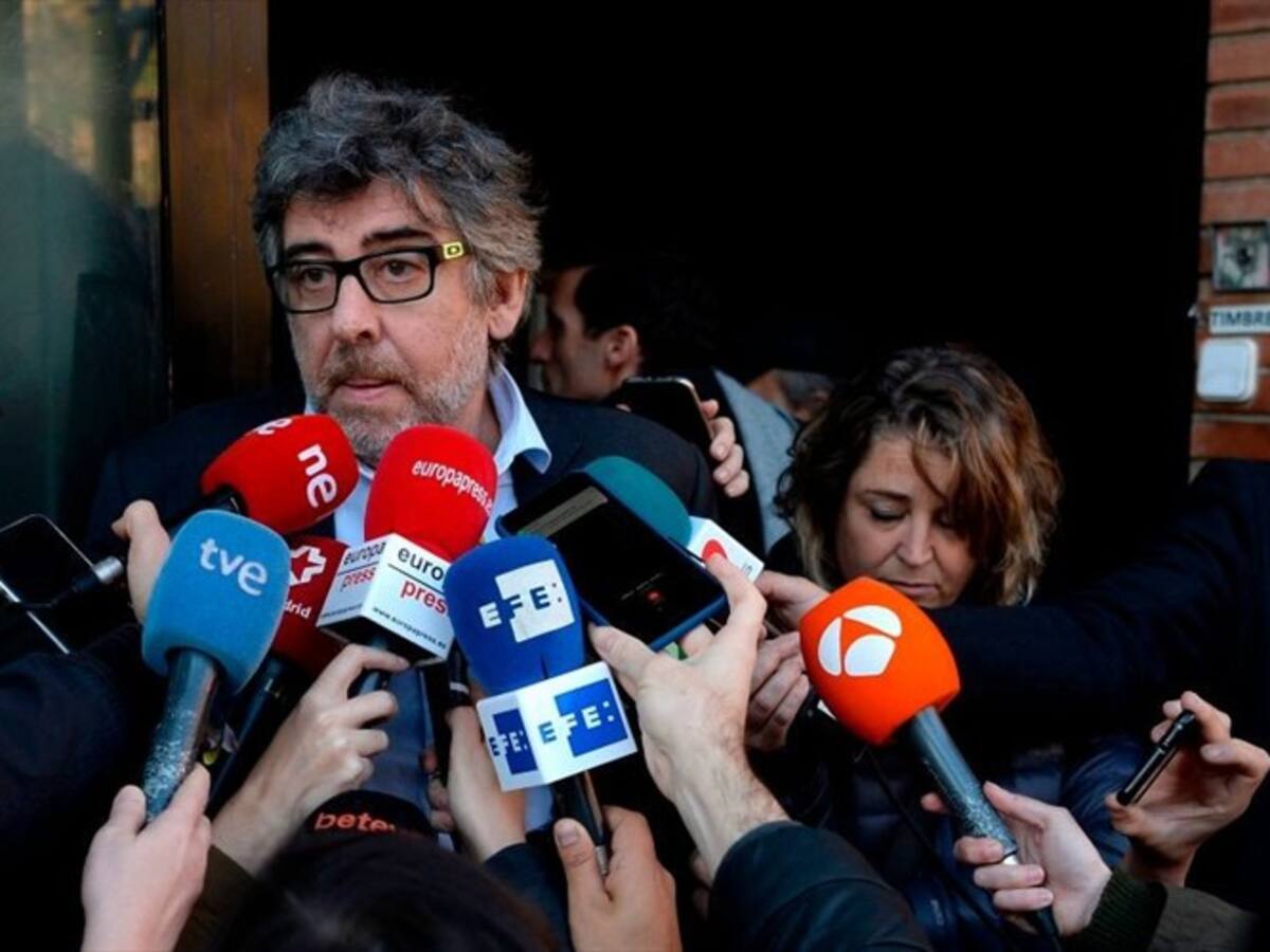 El abogado Jordi Pina explica la sentencia de sus defendidos, los líderes independentistas