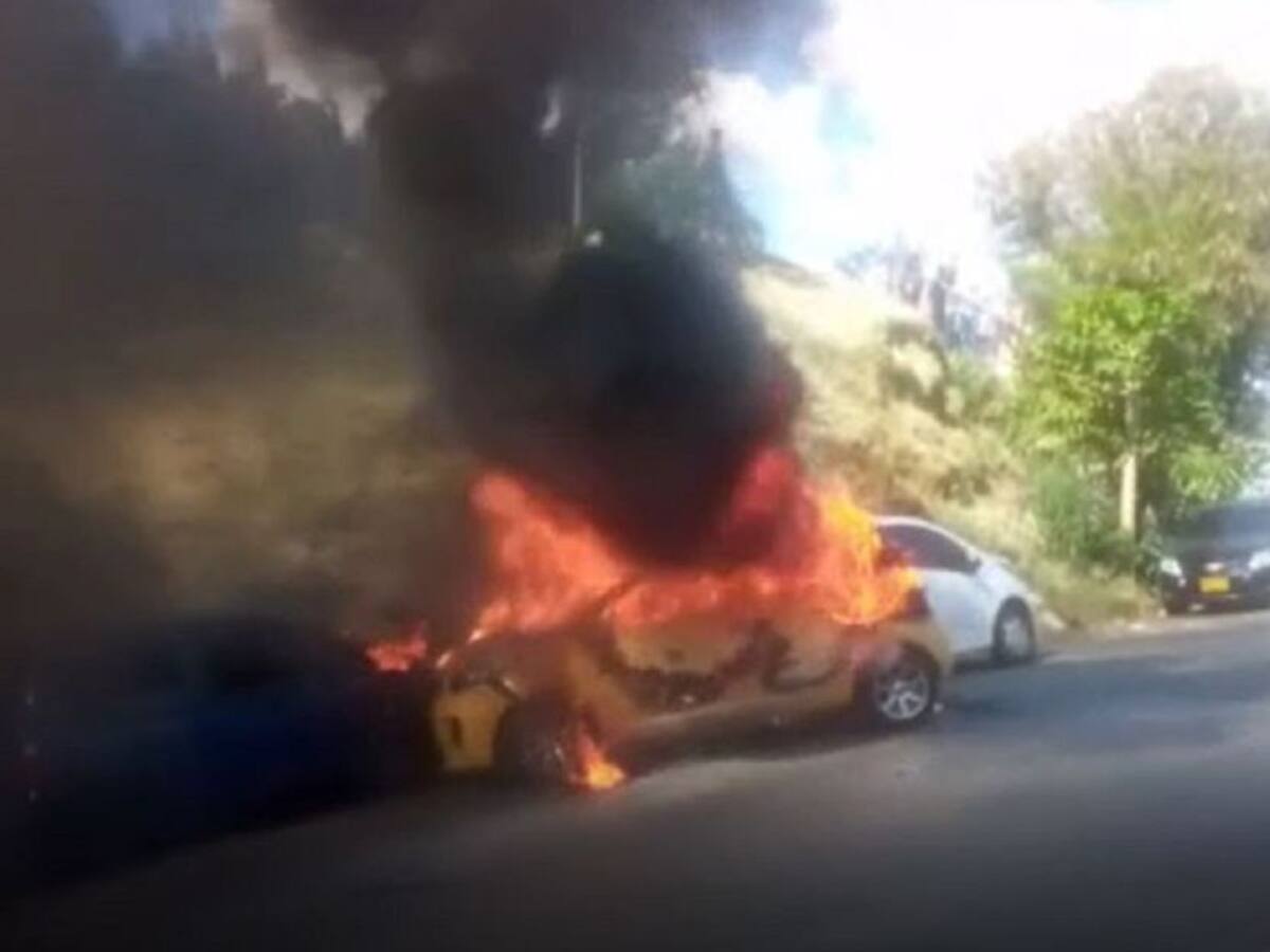 Un taxista se quemó el 80% de su cuerpo luego de chocar el carro en Bello