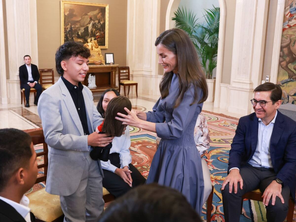 7 jóvenes colombianos, hijos de emprendedores fueron recibidos por la reina Letizia