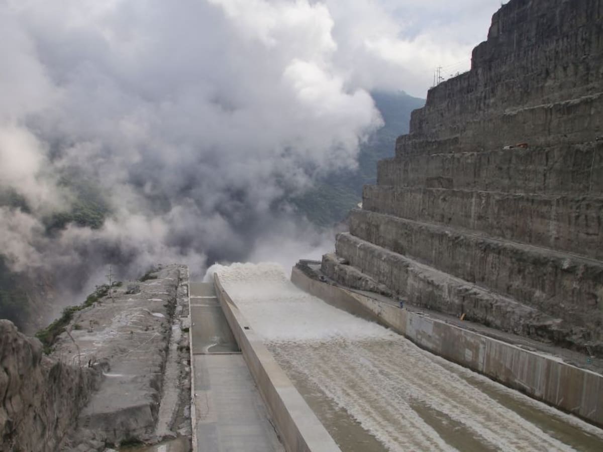 Renuncian 8 miembros de la junta directiva de EPM