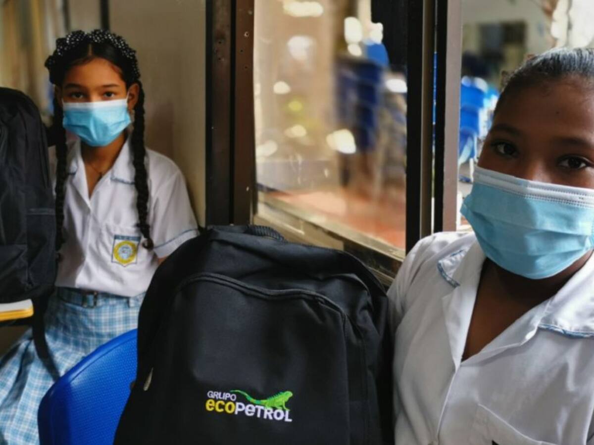 Ecopetrol inició entrega de 5.200 kits escolares a 12 colegios de Cartagena
