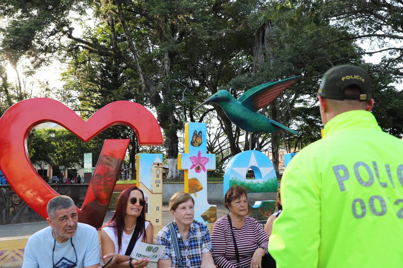 Acompañamiento a turistas. Foto: Policía Caldas.