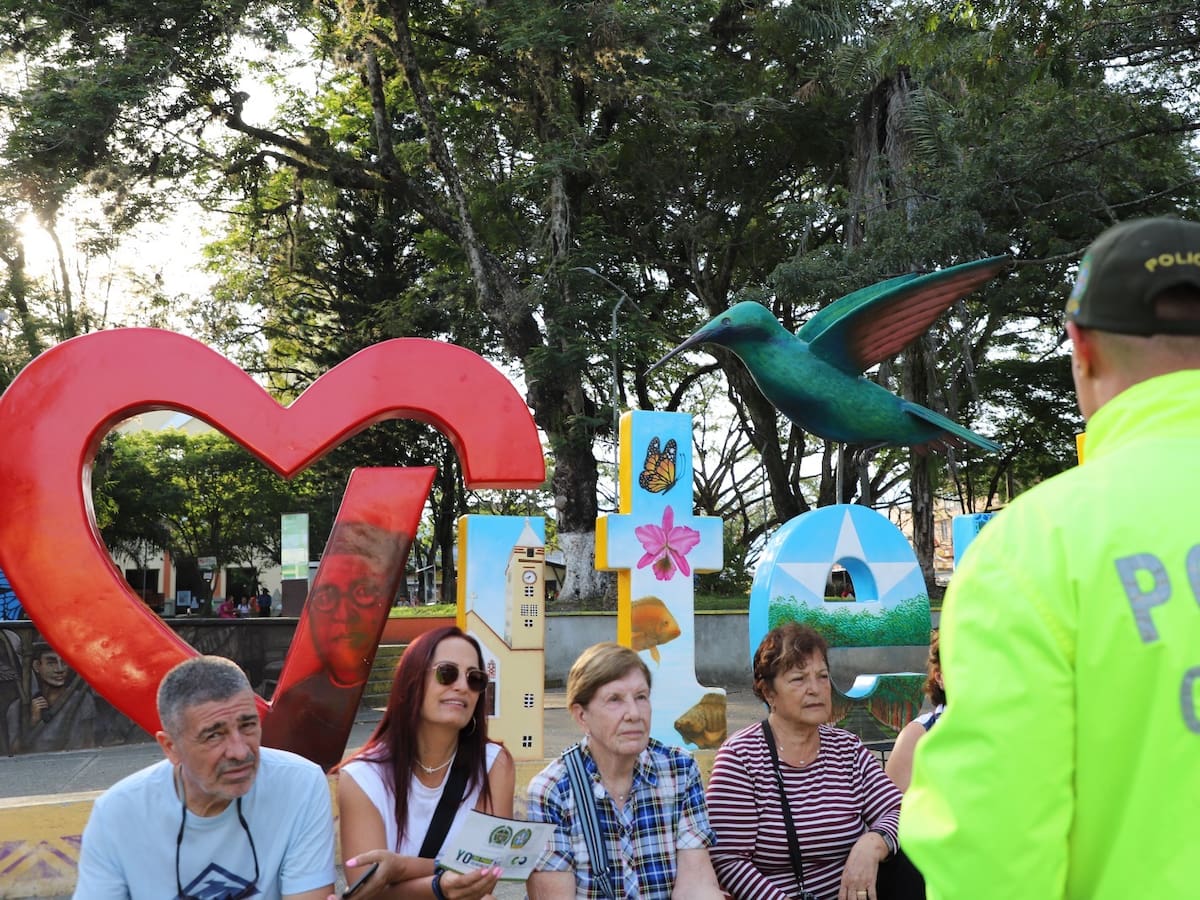 Con mensajes de amor y tranquilidad, autoridades brindan seguridad en el Día de la Madre