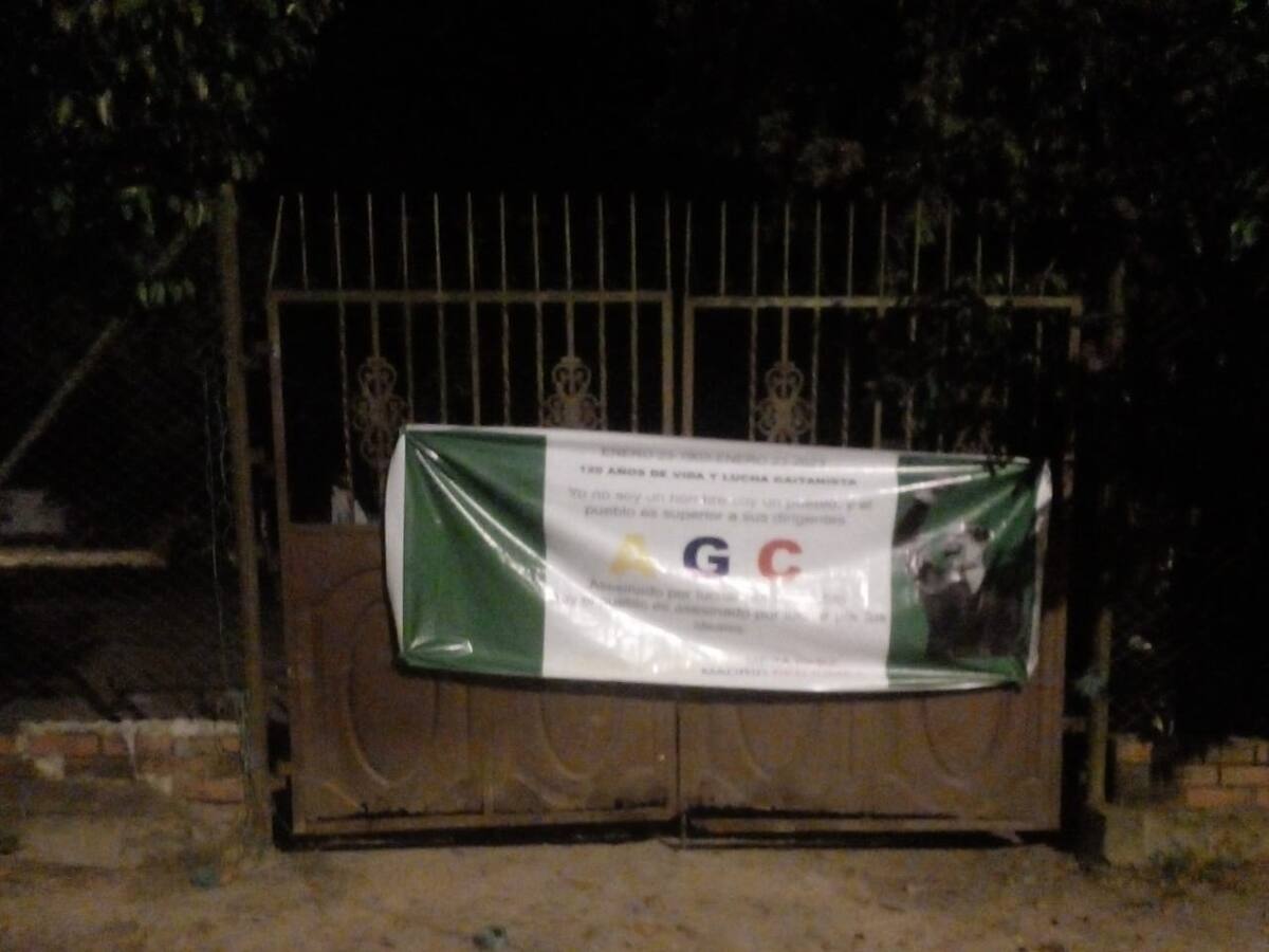 Apareció bandera de la AGC en Puerto Wilches