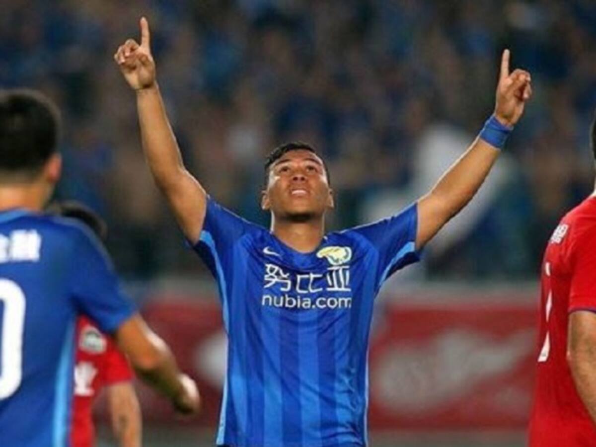 Doblete de Roger Martínez con el Jiangsu Suning