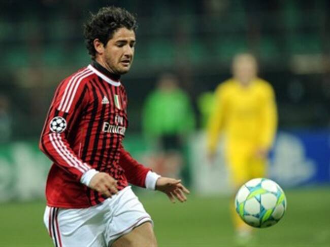 Barcelona y AC Milan se acercaron a los cuartos de la Liga de Campeones