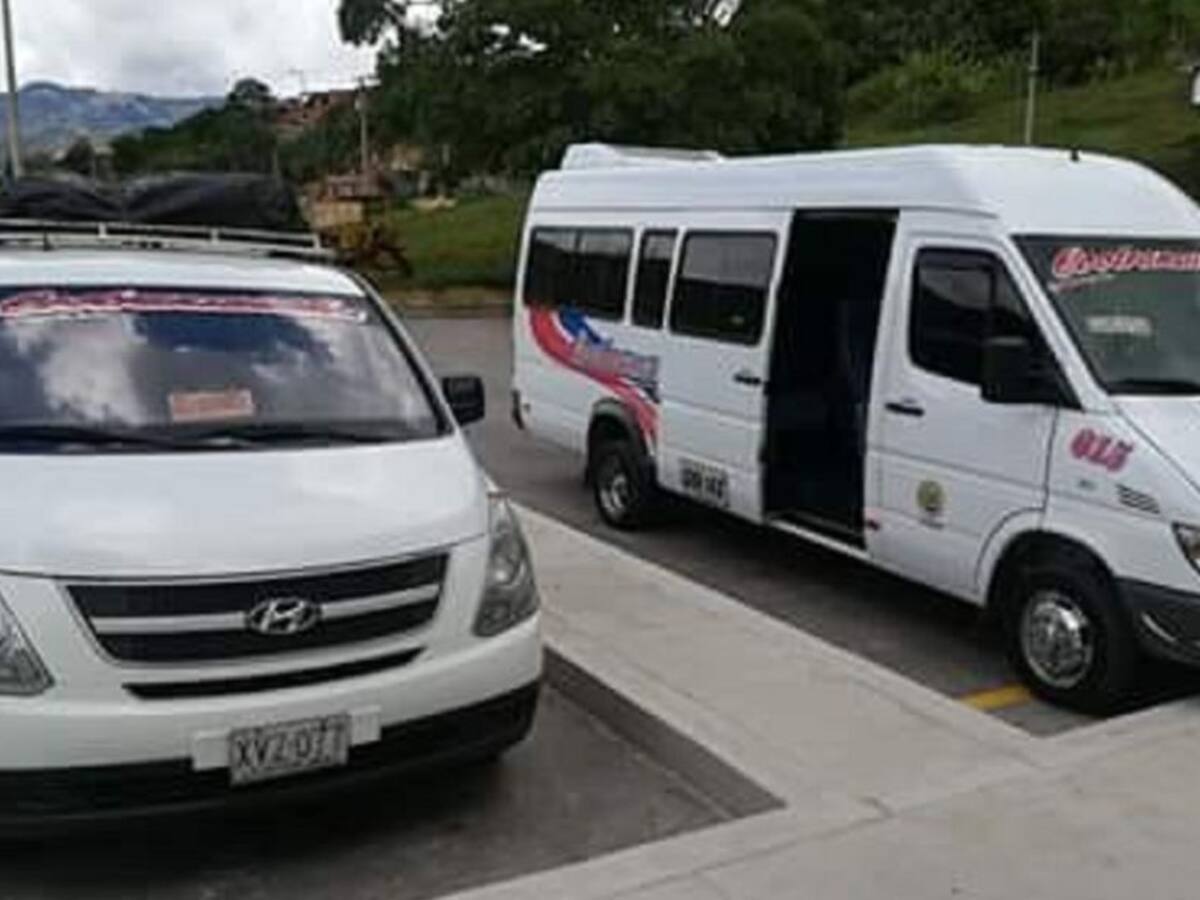 Empresas de transporte aumentan atención en días santos
