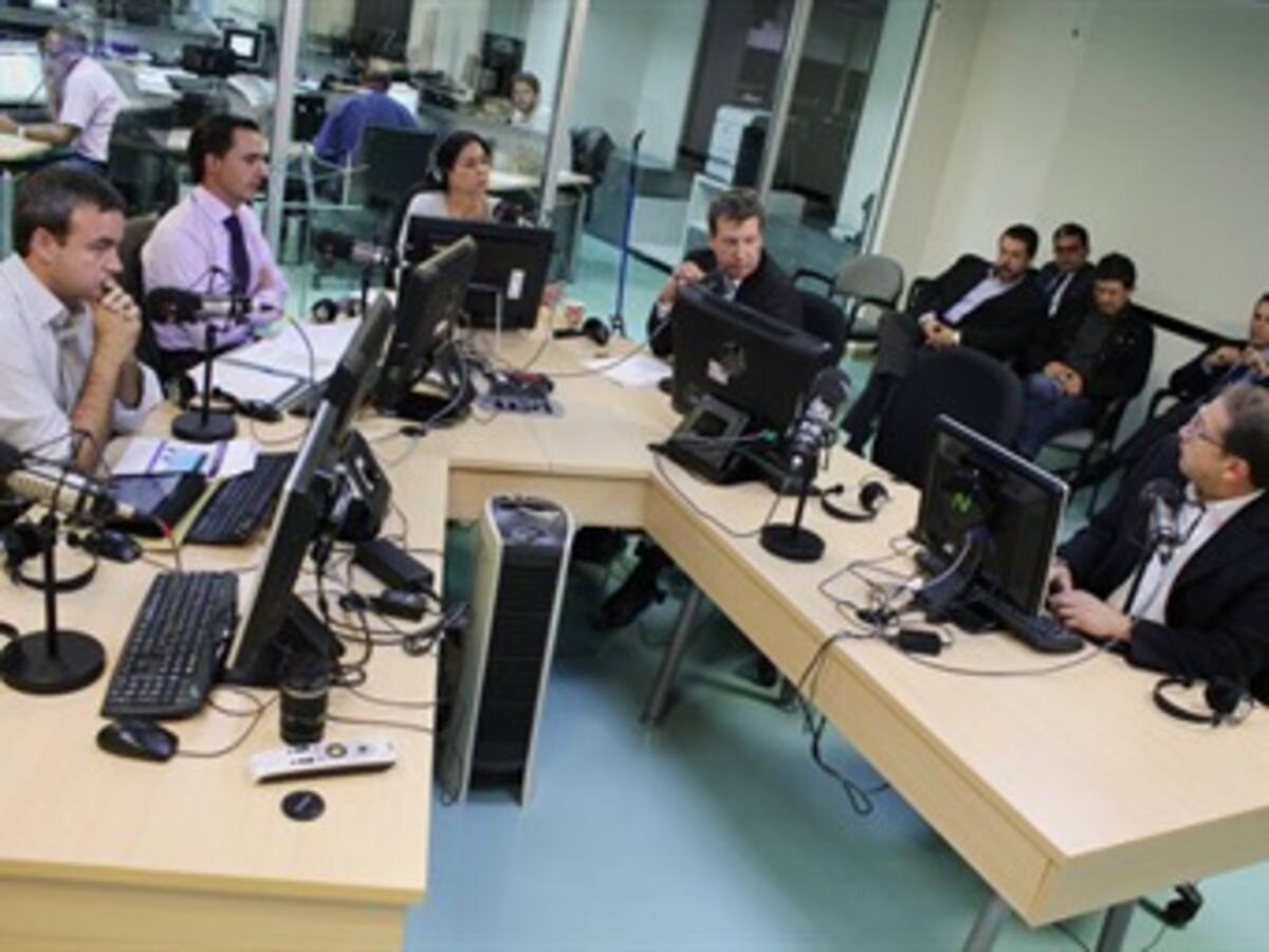 Presidentes de celulares piden apoyo de autoridades para mejorar calidad del servicio
