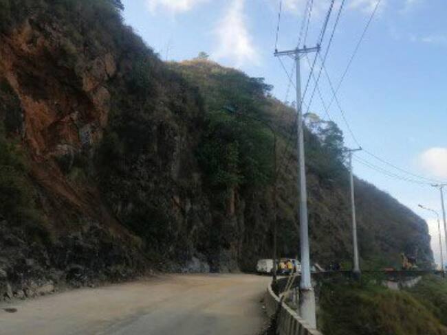 ¿Qué ordena tribunal de arbitramento para vía Mulalo-Loboguerrero?