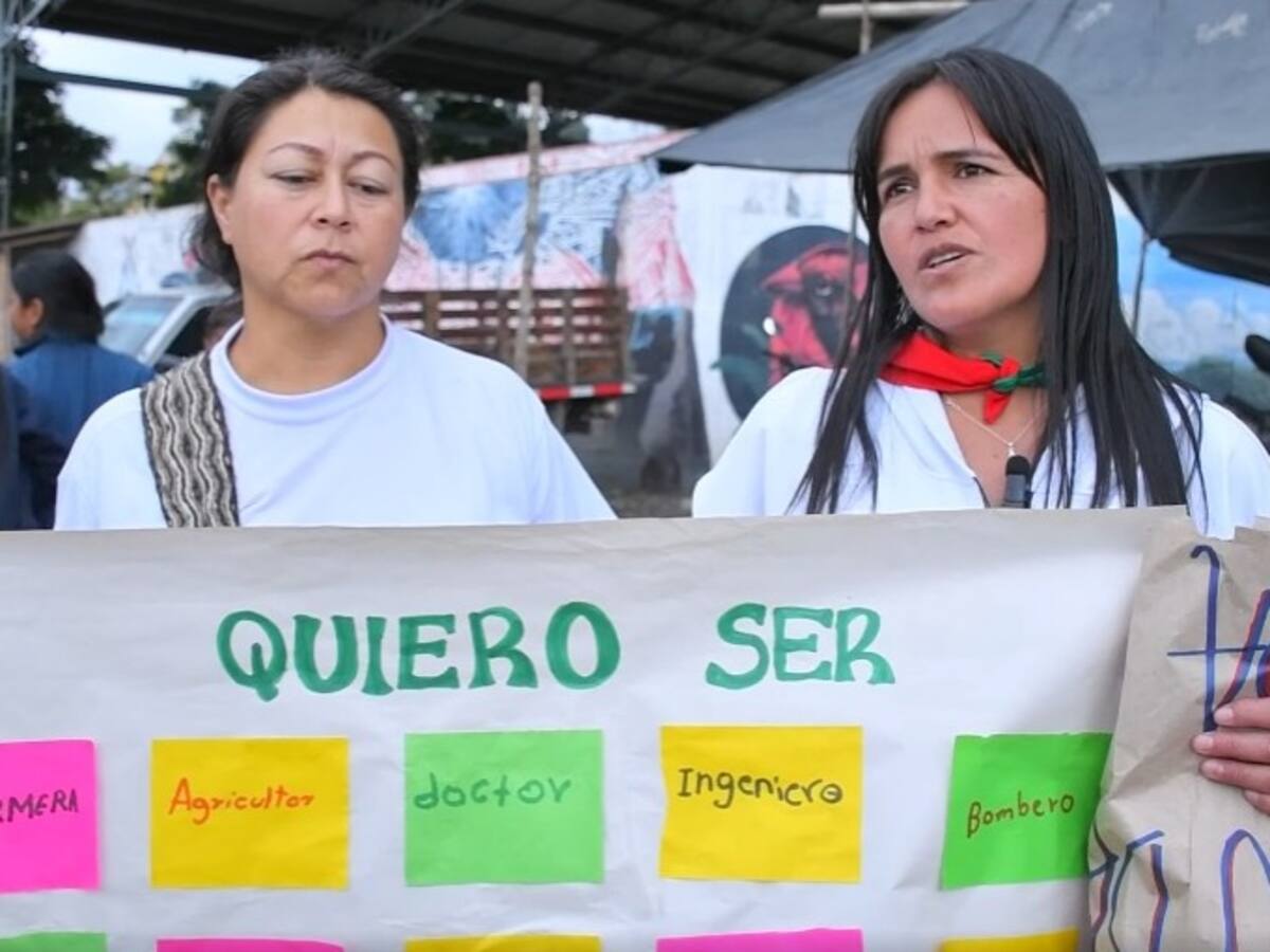 En Caldono, estudiantes y padres de familia marcharon contra el reclutamiento de menores