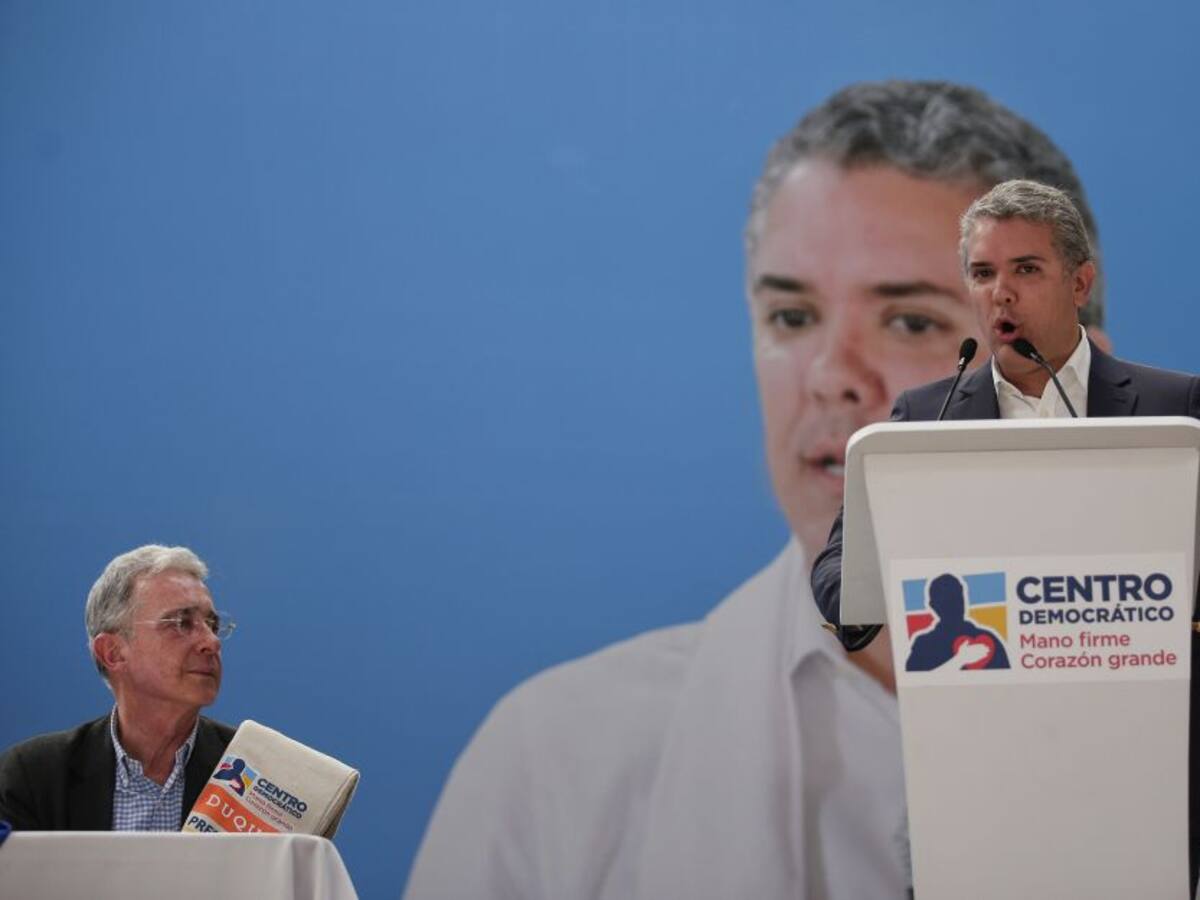 Uribe defiende gabinete de Iván Duque