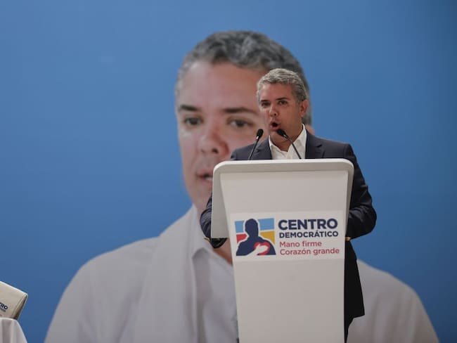 Uribe defiende gabinete de Iván Duque