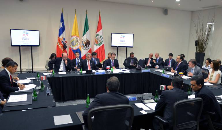 Santos viaja a Ecuador para formalizar contribución de Celac en Misión Especial de la ONU.